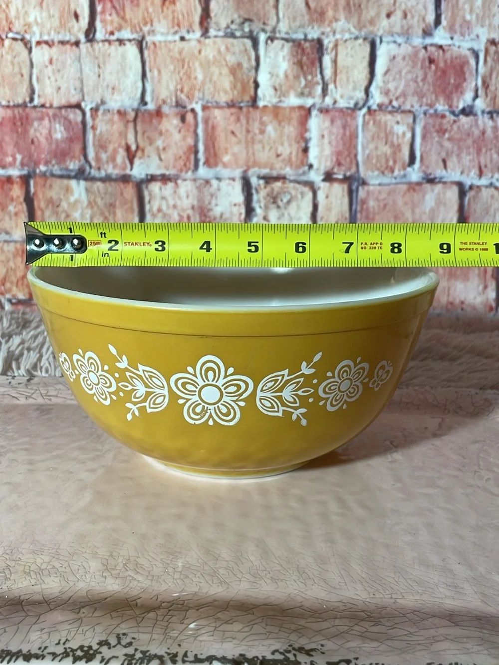 Pyrex Butterfly GoldCeramic Mixing Bowl
